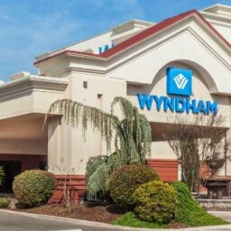 Wyndham Visalia Front